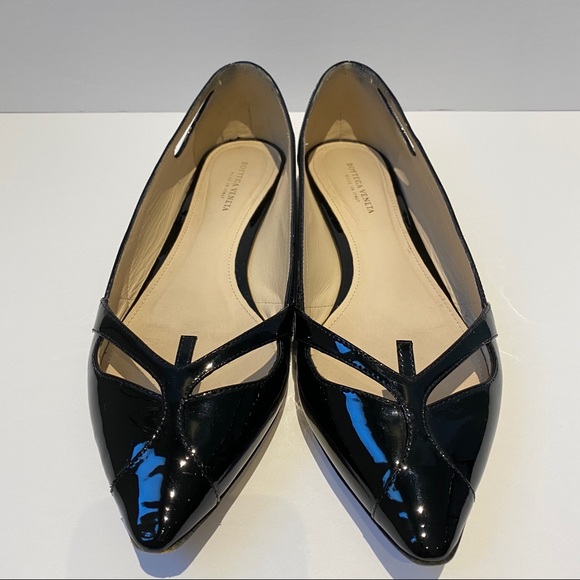 EUC Bottega Veneta pointed toe flats - Picture 3 of 10